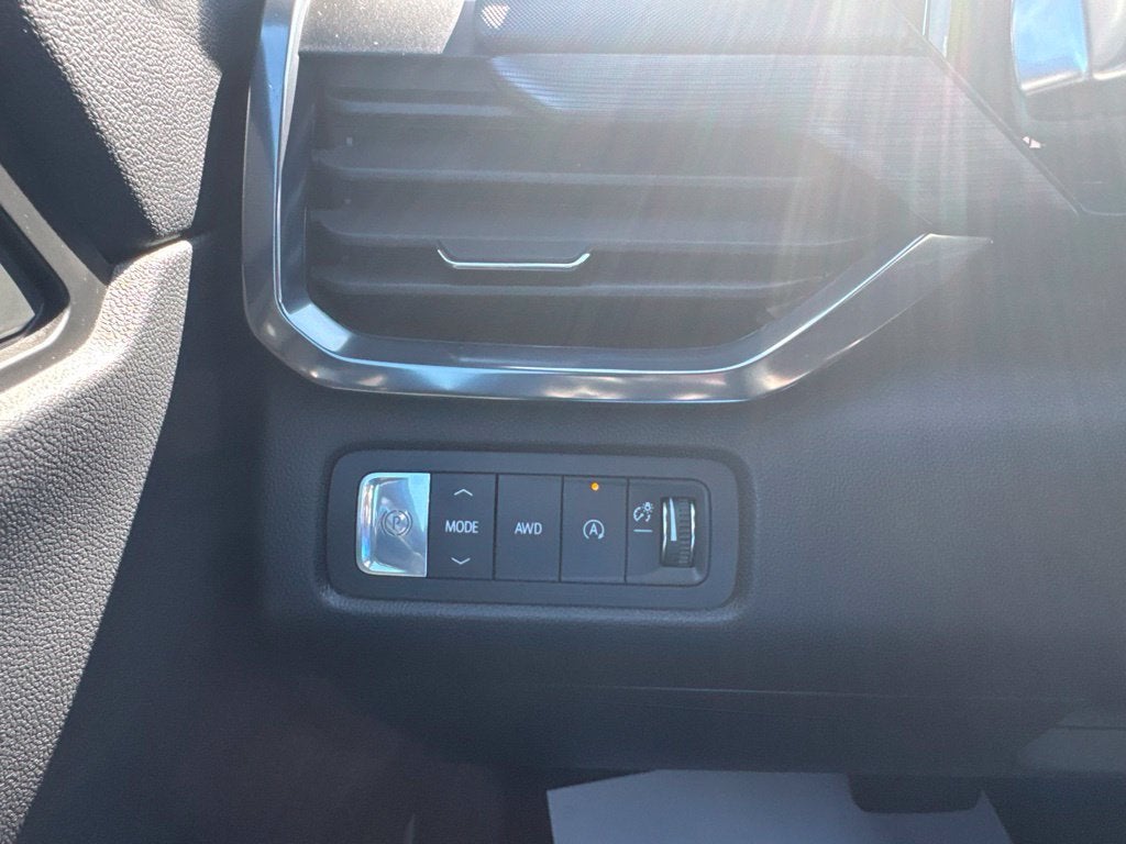 2024 GMC Acadia AT4