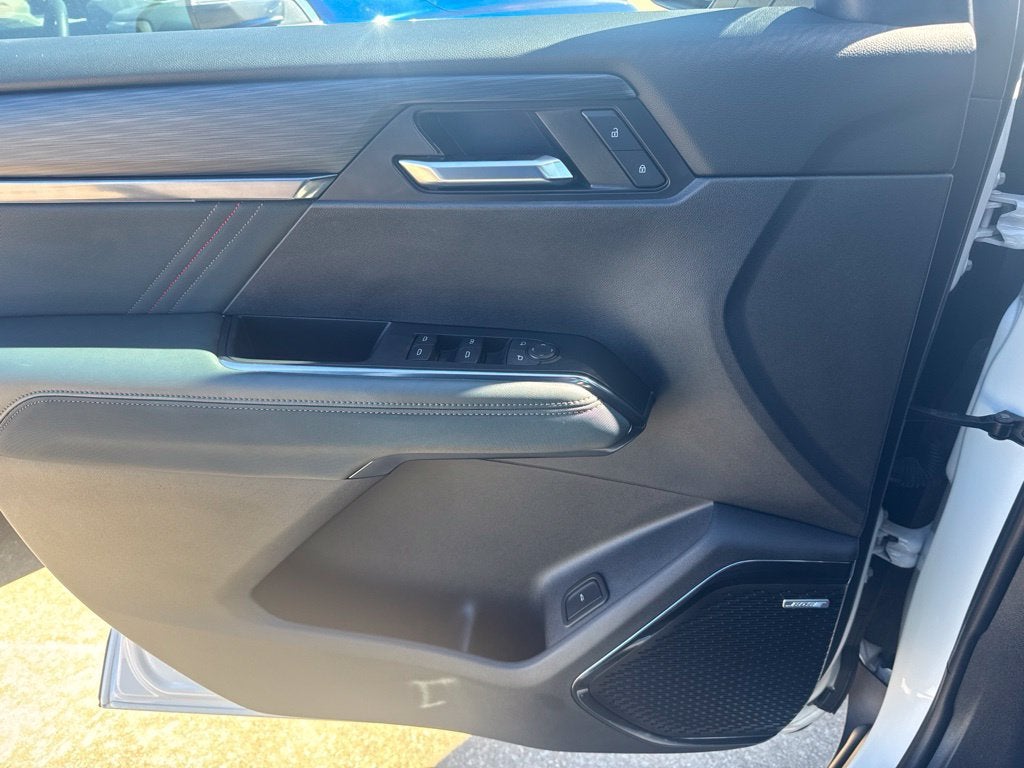 2024 GMC Acadia AT4