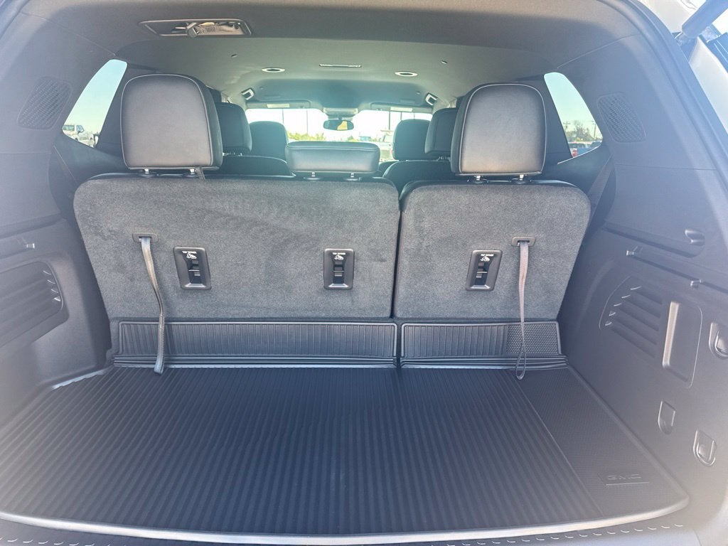 2024 GMC Acadia AT4