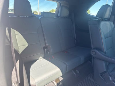 2024 GMC Acadia AT4