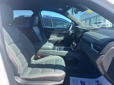 2024 GMC Acadia AT4