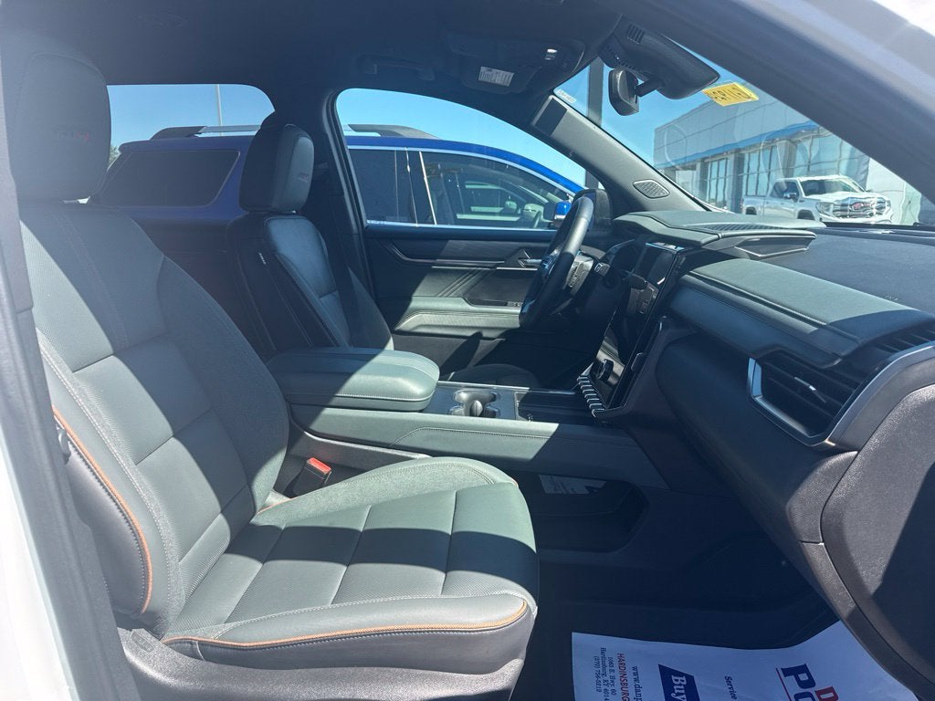 2024 GMC Acadia AT4