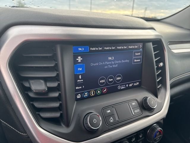 2023 GMC Acadia SLT